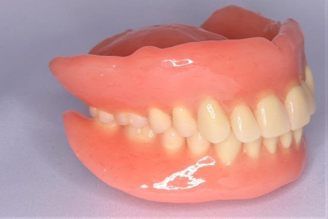 歯が数本ある場合の義歯治療
